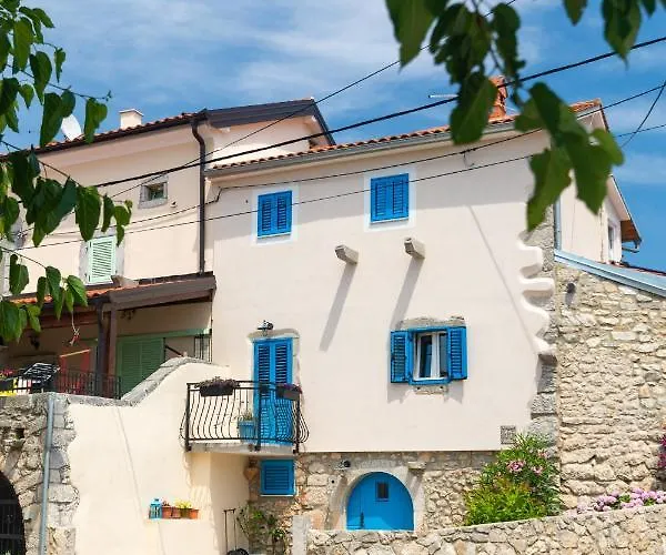 Tamburika Colorful In Rustica Area Daire Milohnici