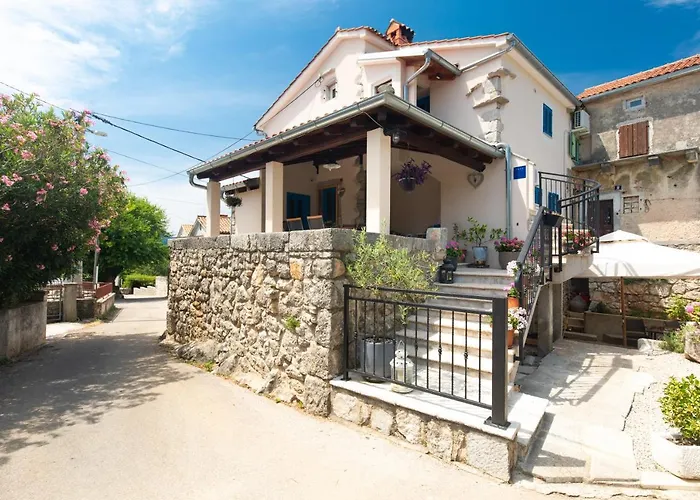 Tamburika Colorful In Rustica Area