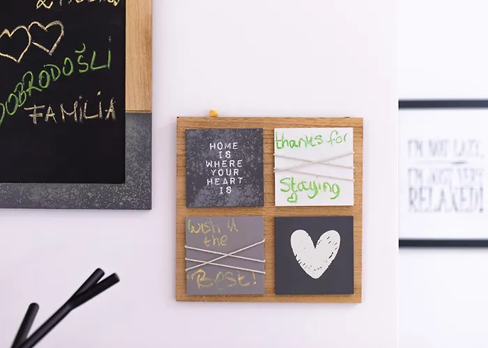 Tamburika Colorful In Rustica Area Milohnići