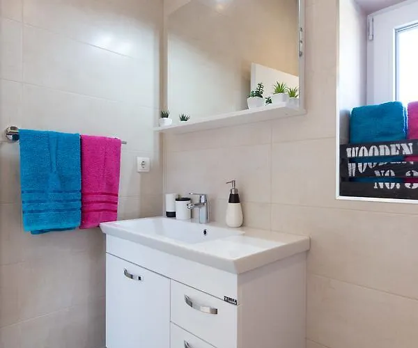 アパート Tamburika Colorful In Rustica Area Milohnići