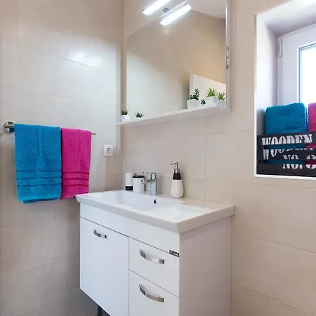 Apartamento Tamburika Colorful In Rustica Area Milohnici
